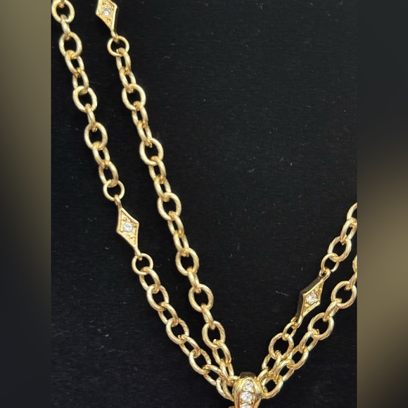 Elegant Gold and Pearl Floral Necklace Set - Picture 7 of 13